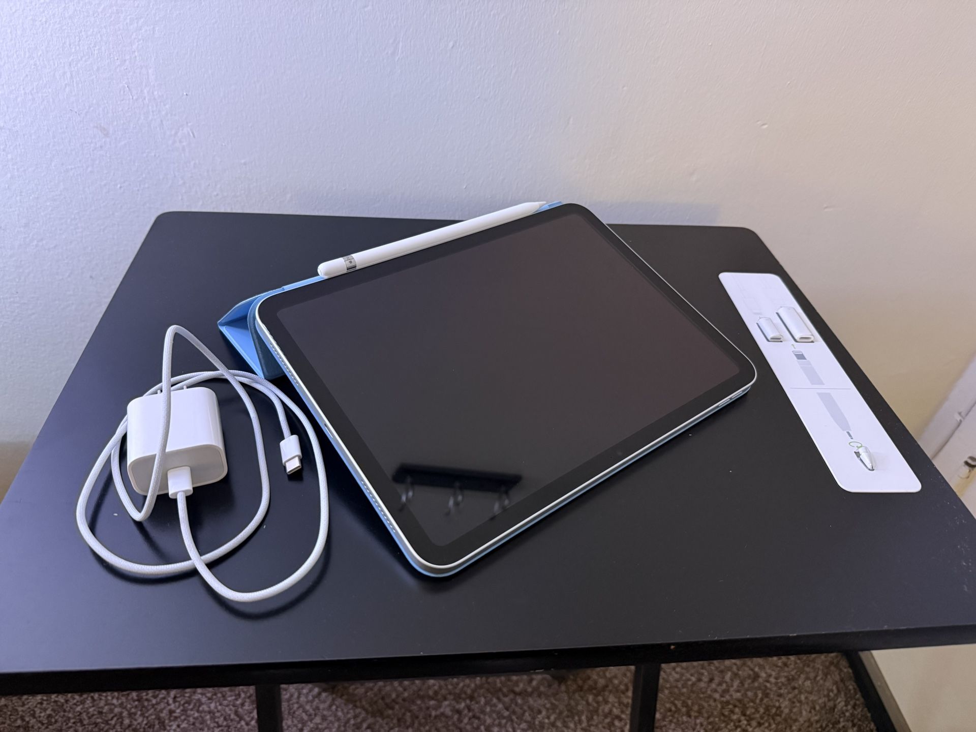 Apple iPad 10 + Smart Folio + Apple Pencil