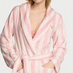 Victoria’s Secret Pink and White Striped Women's cozy Robe