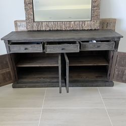 Buffet/Coffee Table/Mirror