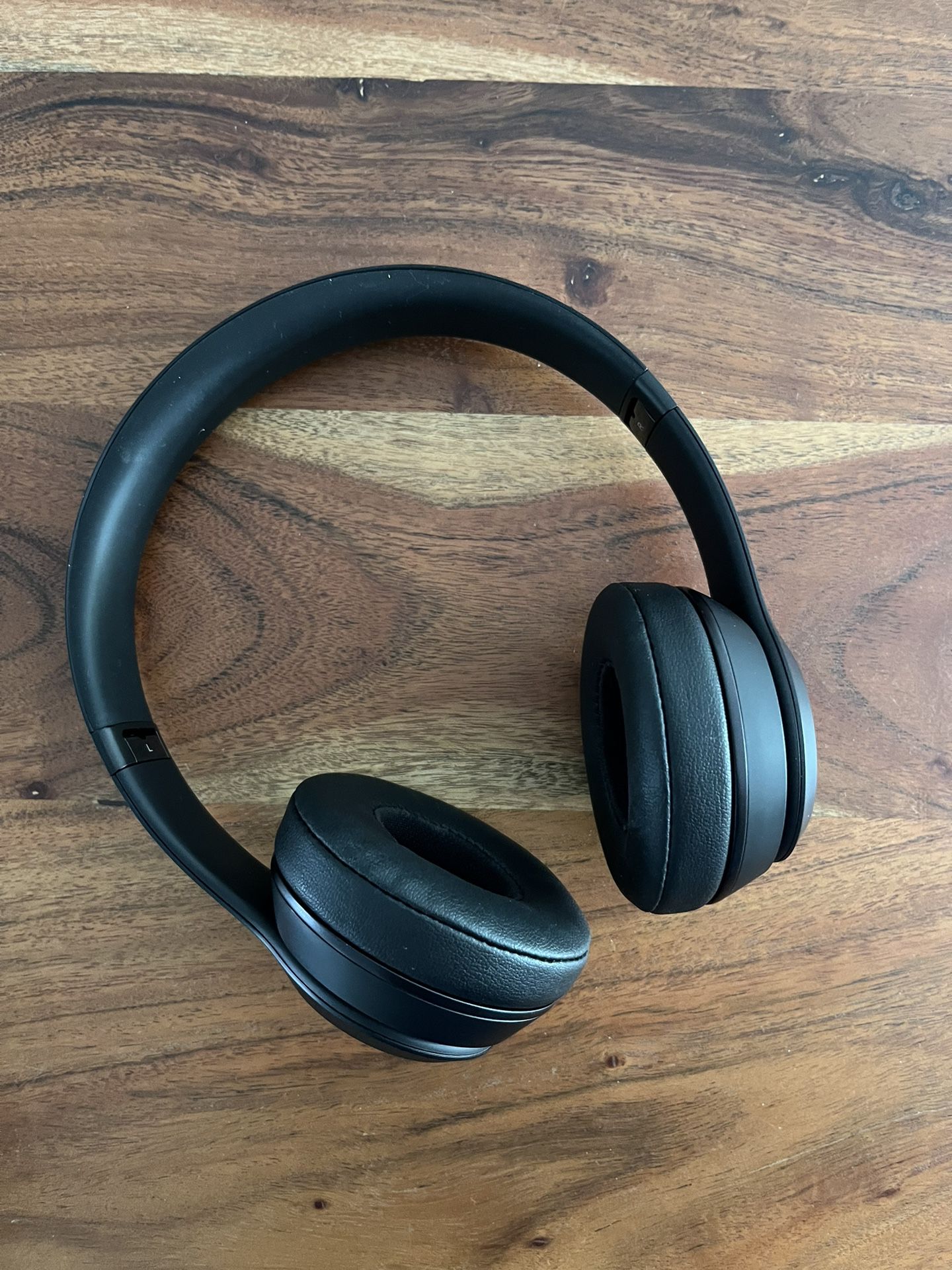 Beats by Dr. Dre Beats Solo3 Wireless On-Ear Headphones - Matte Black