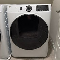 Smart Front Load Gas Dryer