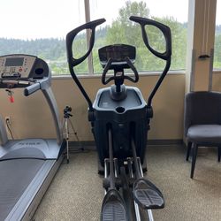Octane Q45 Elliptical Trainer