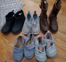 Girls size 10 shoes set