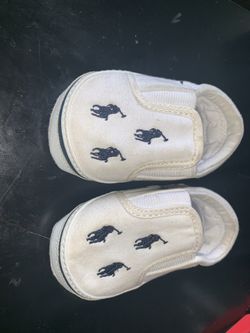 Unisex Ralph Lauren size 3 infant shoes