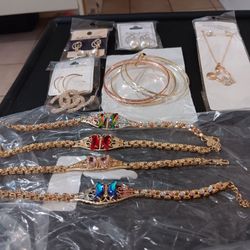 Toda Esta Joyería Nueva Oro Laminado Por 25 Dollar