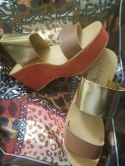 Nice sandle size 10