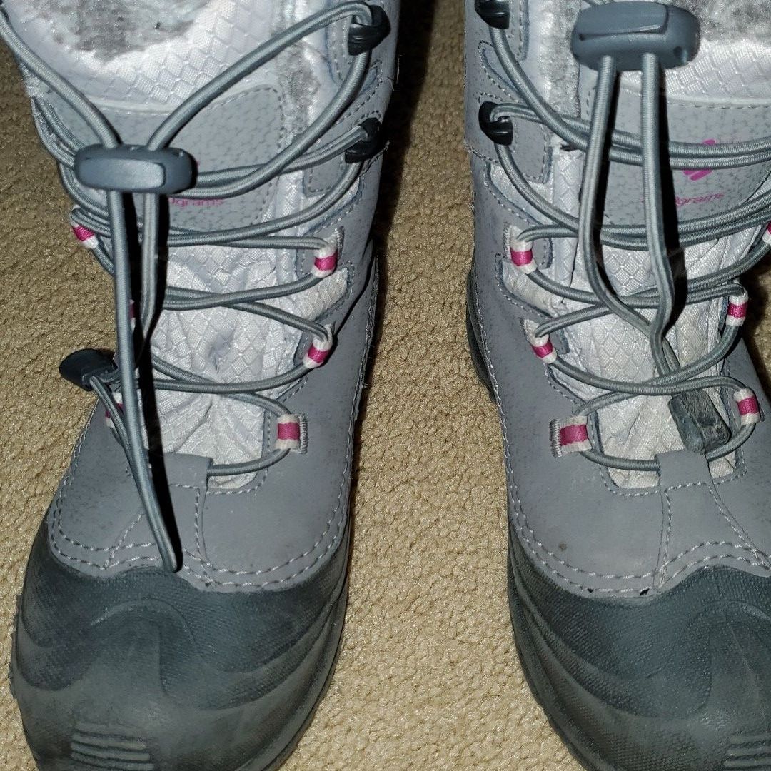 AVAILABLE NOW! Columbia Girls or Boys - Waterproof Snow Boots - Size 3 child