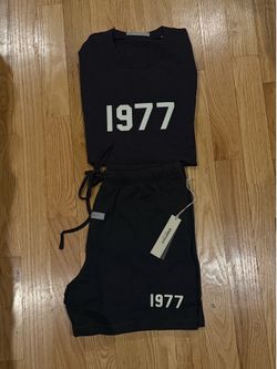Essentials set 1977