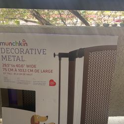 Munchkin decorative metal Safety Gate