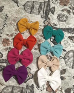 Bows on clip $3 each