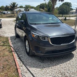 Kia Sedona   ✅
