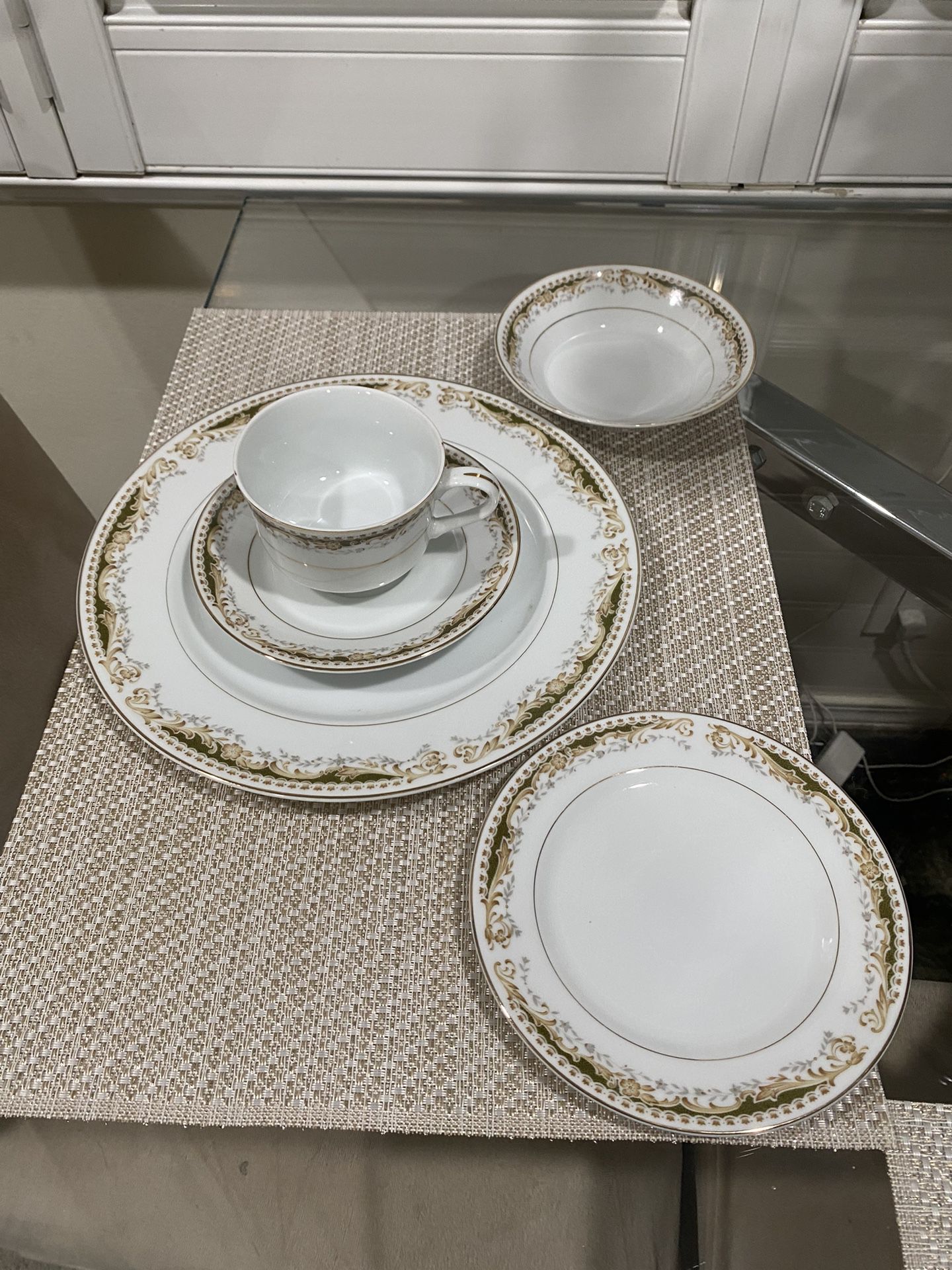 Signature Collection Queen Anne China Set 57 Pieces