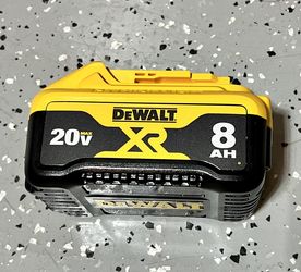 8 AH DEWALT battery XR (NEW)