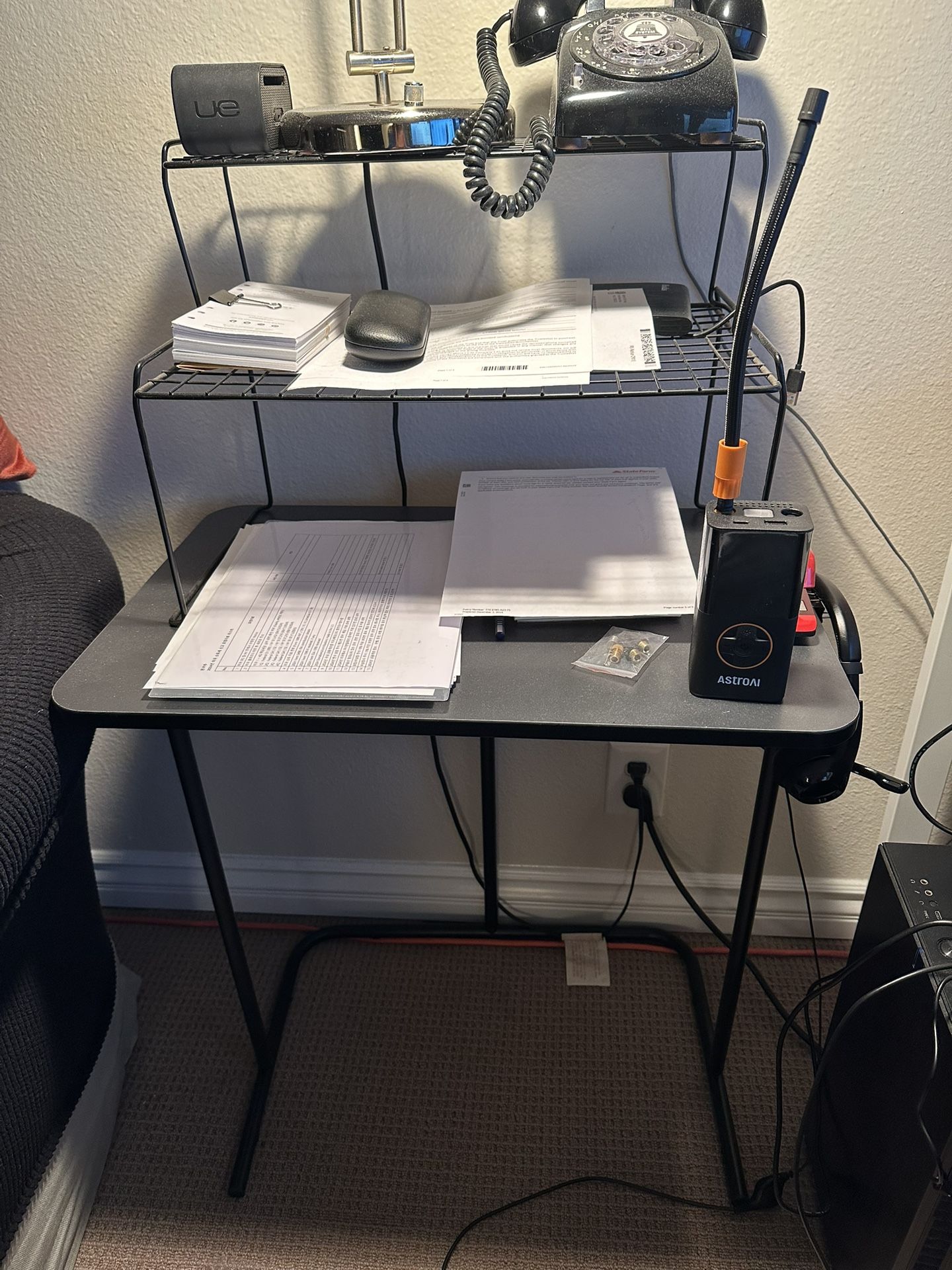C-Shaped End Table / Small Side Table / Laptop Stand