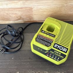 RYOBI ONE+ 18V Fast Charger