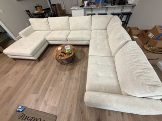 CITY Furniture LARGE Beige Sectional Sofa