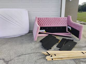 Full size trundle bed second bed underneath both full size $100 delivery available