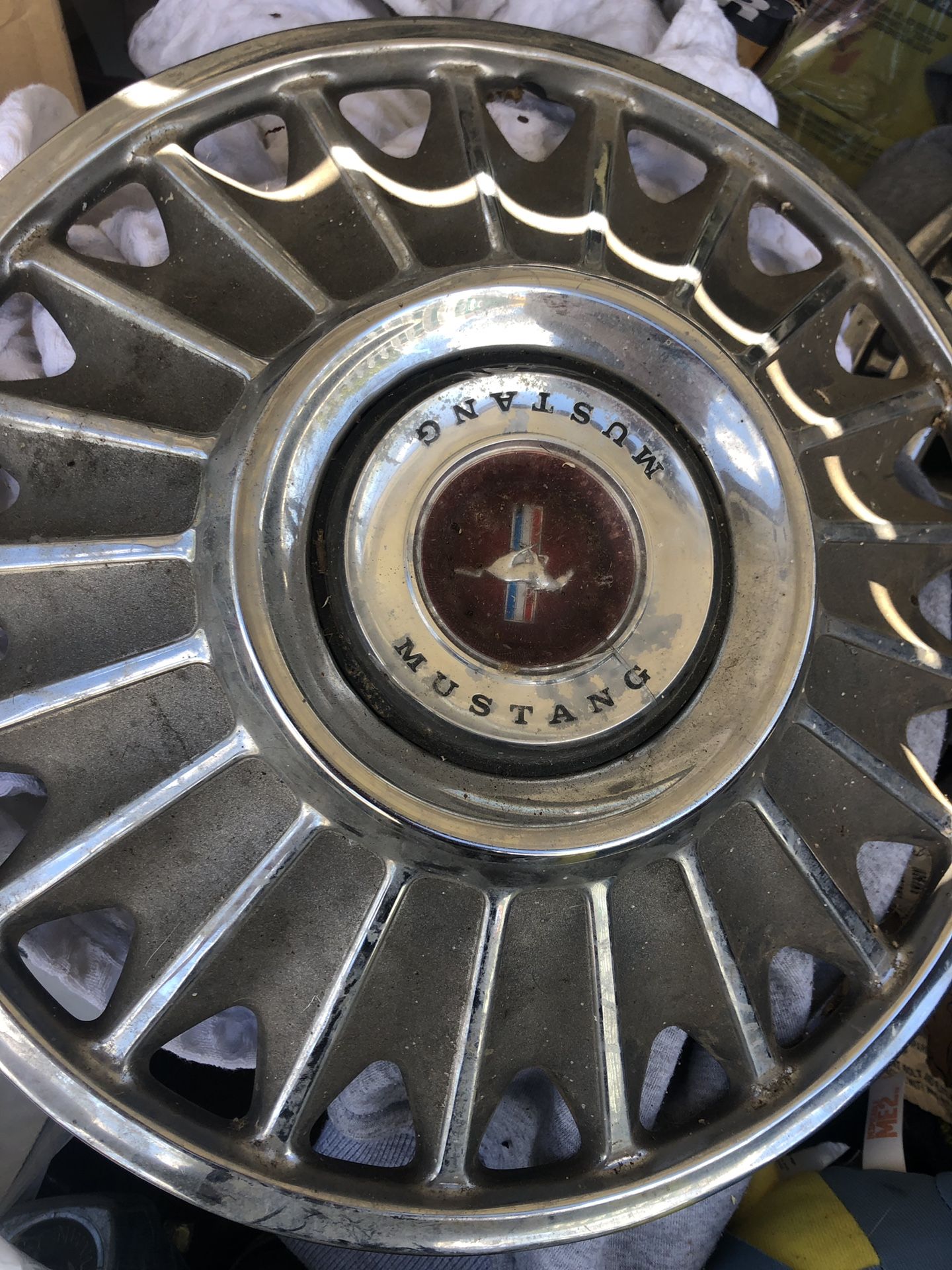 67 mustang hub caps 100$ all 4
