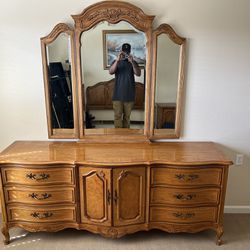 !!!OBO!!! Beautiful Wood Dresser W/ Mirror !!!OBO!!!