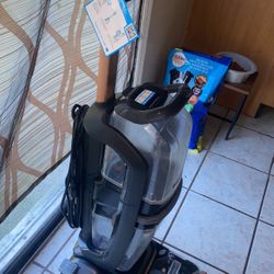 BISSELL REVOLUTION HYDROSTEAM PET 
