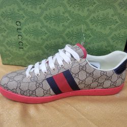 Gucci Man Sneakers #563009