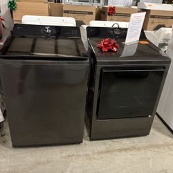 LG WASHER AND DRYER SET 