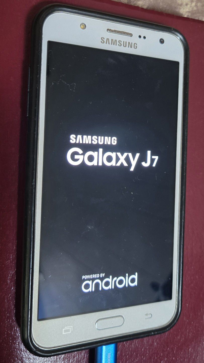 Samsung Galaxy J7 Cellphone