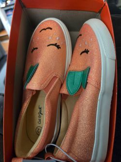Girls size 9 slip on shoes