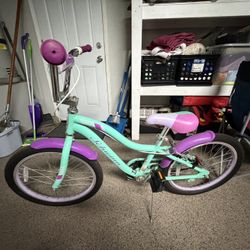 Schwinn Girls bike 