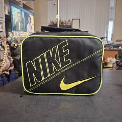 Nike Insulated Lunchbox Tote With Swoosh Logo In Sleek Black & Green, Soft Sided W/Zipper 10 X 8 X 3