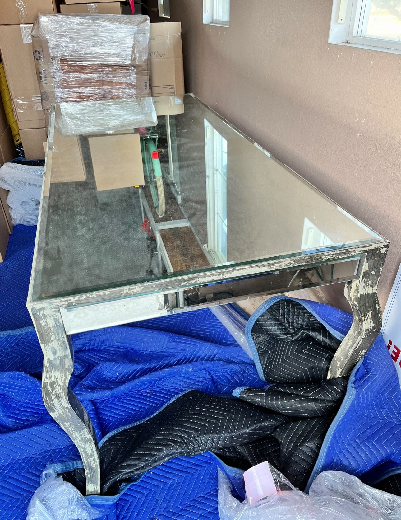 Z Galleries 6 Seat Mirrored Dinning Table. for Sale in Murrieta, CA OfferUp