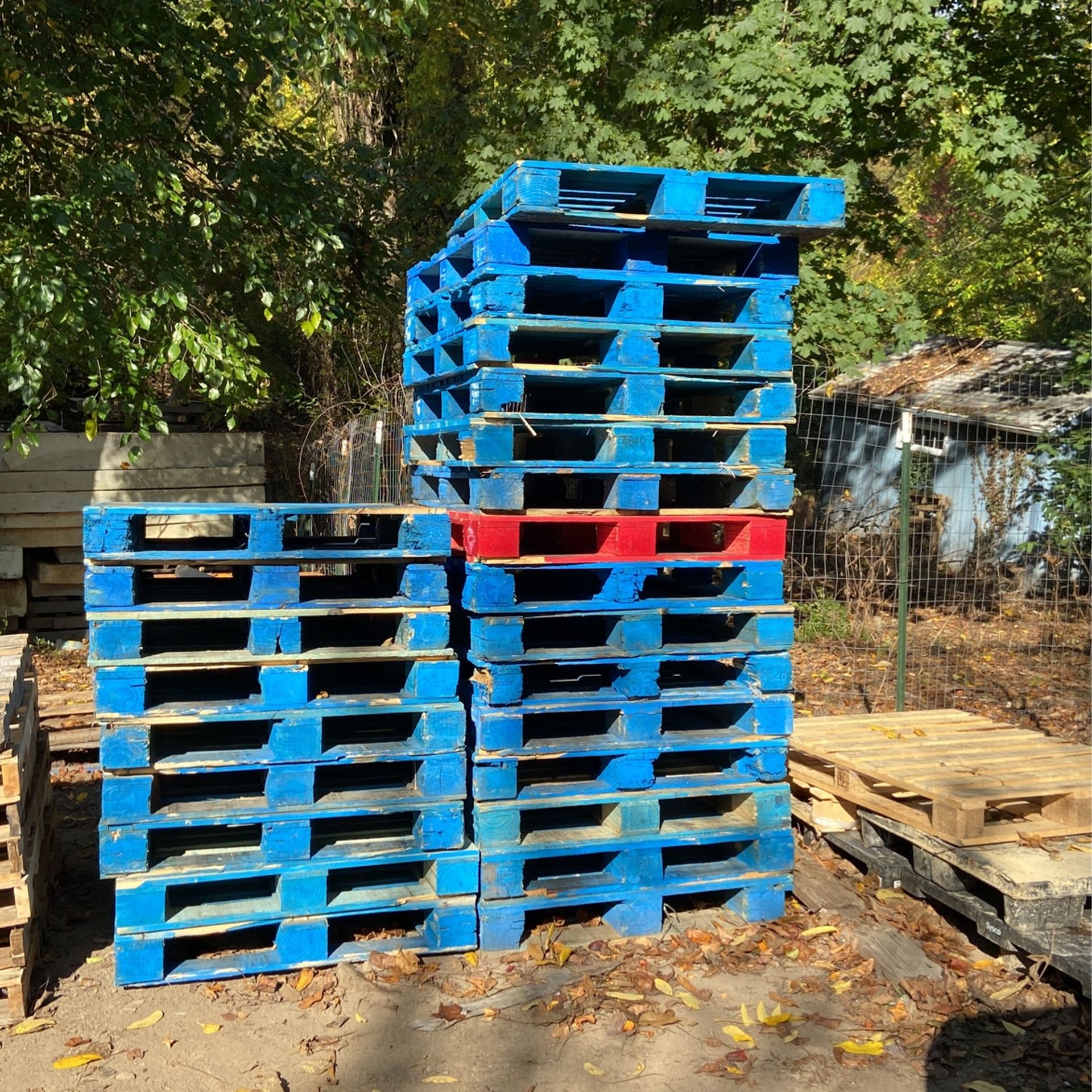 48x40 Heavy Duty Pallets Free