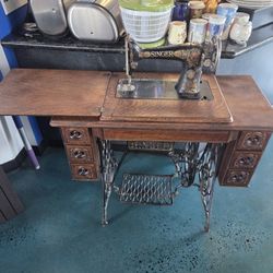 Antique Singer Sewing Machine With Cabinet