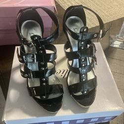 Delicious High Heels Size 7