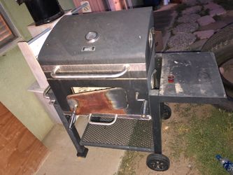 Barbecue pit
