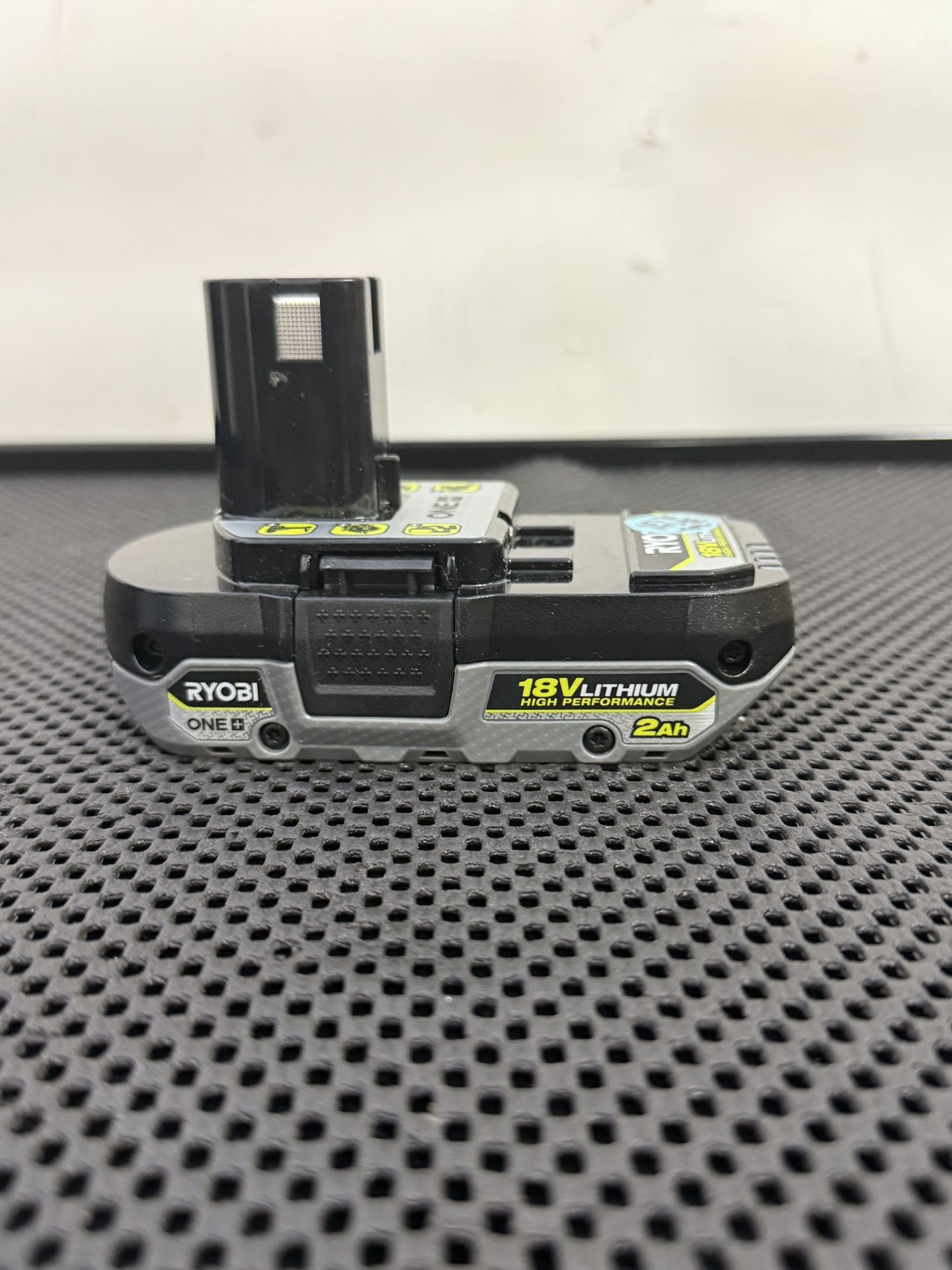 RYOBI ONE+ 18V HIGH PERFORMANCE Lithium-Ion 2.0 Ah Compact Battery