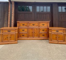 Dresser set