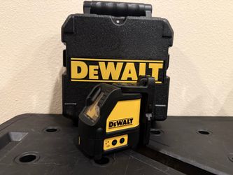 DeWalt Cross-Line Laser Level with Case
