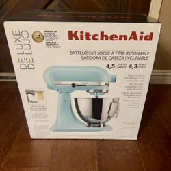 Brand New factory Sealed KITCHENAID DELUXE stand up Mixer 