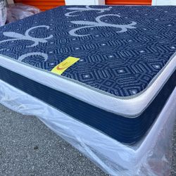 💚BRAND NEW QUEEN SET $219