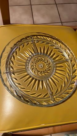 Sectioned serving plate