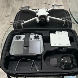 DJI Mini 4 Pro Fly More Combo Plus with RC 2