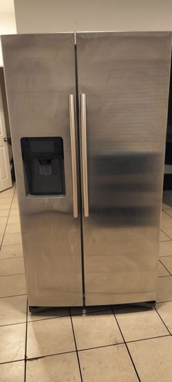 Stainless Steel Side-by-Side Refrigerator with Ice Dispenser