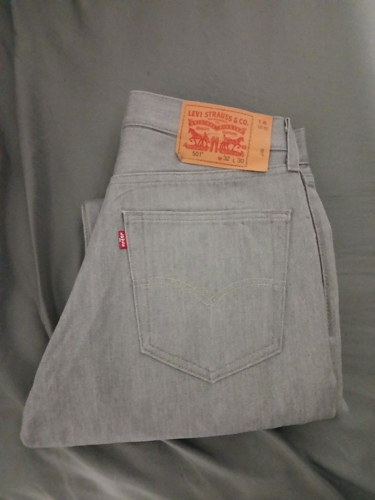 501s Levis 32-30