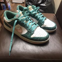 Nike Dunks Low Snakeskin Peach