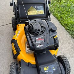 DEWALT GAS LANW MOWER 
