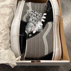 Brand New Vans In Box Skate Sk8t-HI Size 10.5