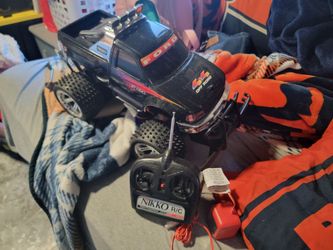 Remote control truck