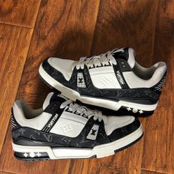Size 6.5UK(8.5US)- Louis Vuitton Trainer Low