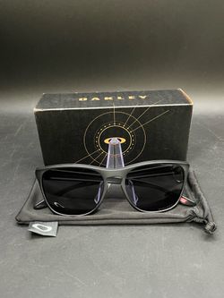 OAKLEY OO9479 MANORBURN BLACK PRIZM GREY AUTHENTIC SUNGLASSES *6613